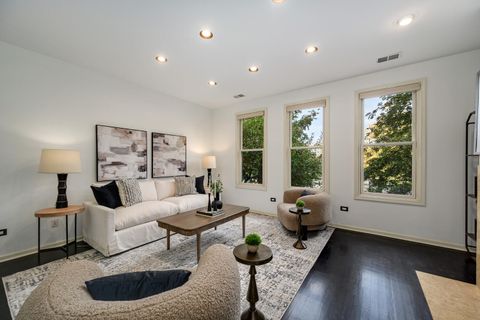 Tiny photo for 1036 N Crosby Street, Chicago, IL 60610 (MLS # 12499218)
