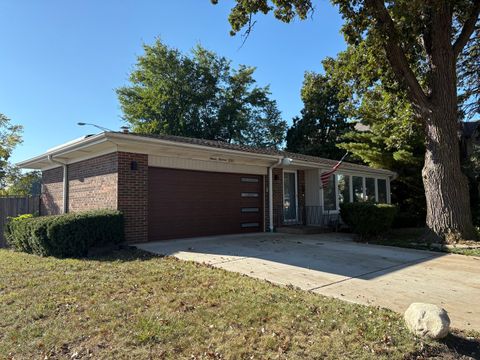 Tiny photo for 1100 Potter Road, Park Ridge, IL 60068 (MLS # 12539437)