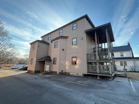 528 College Avenue DeKalb IL 60115