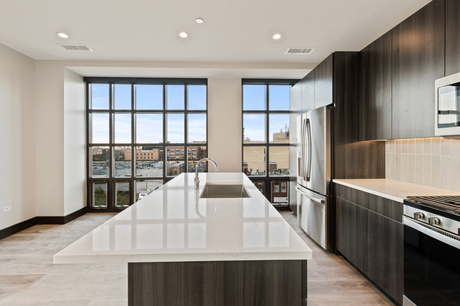 1123 W Randolph Street 601