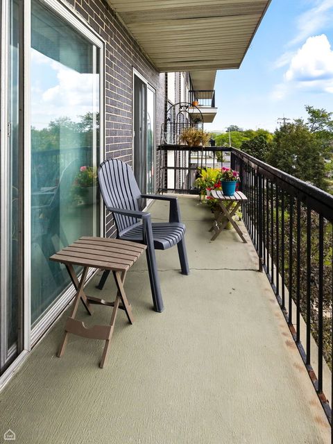 Tiny photo for 4840 Foster Street #303, Skokie, IL 60077 (MLS # 12477485)