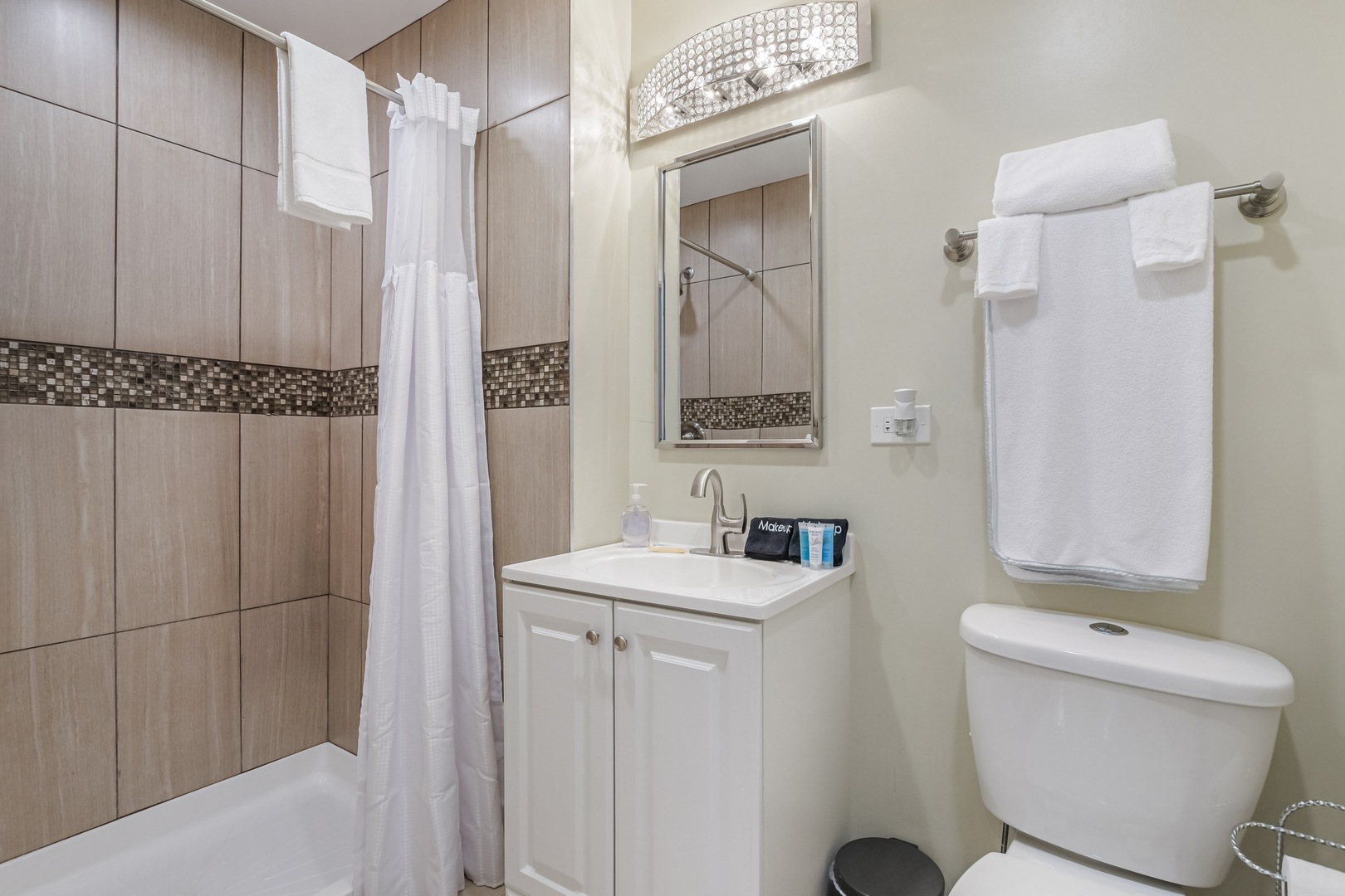 4244 S Prairie Avenue