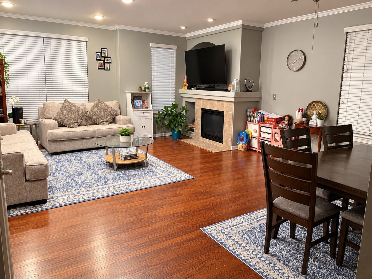 3374 Bradbury Circle