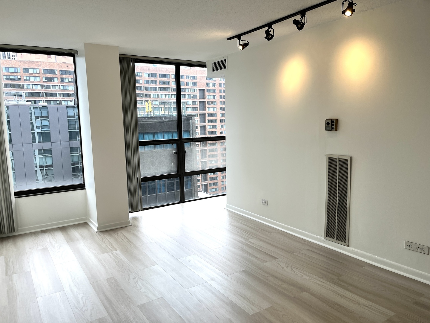 230 E Ontario Street 2104