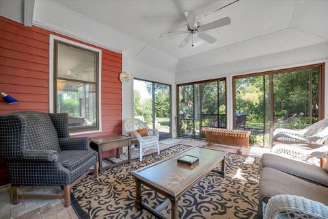 Tiny photo for 2604 Mill Creek Lane, Rolling Meadows, IL 60008 (MLS # 12472890)