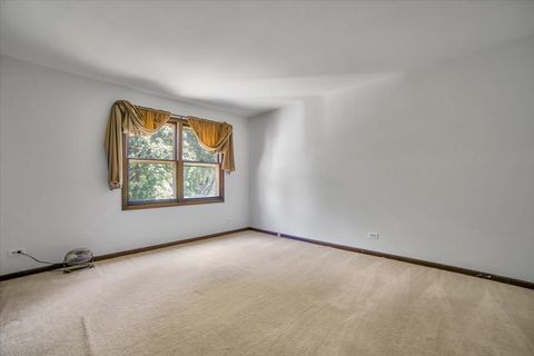 Tiny photo for 2604 Mill Creek Lane, Rolling Meadows, IL 60008 (MLS # 12472890)