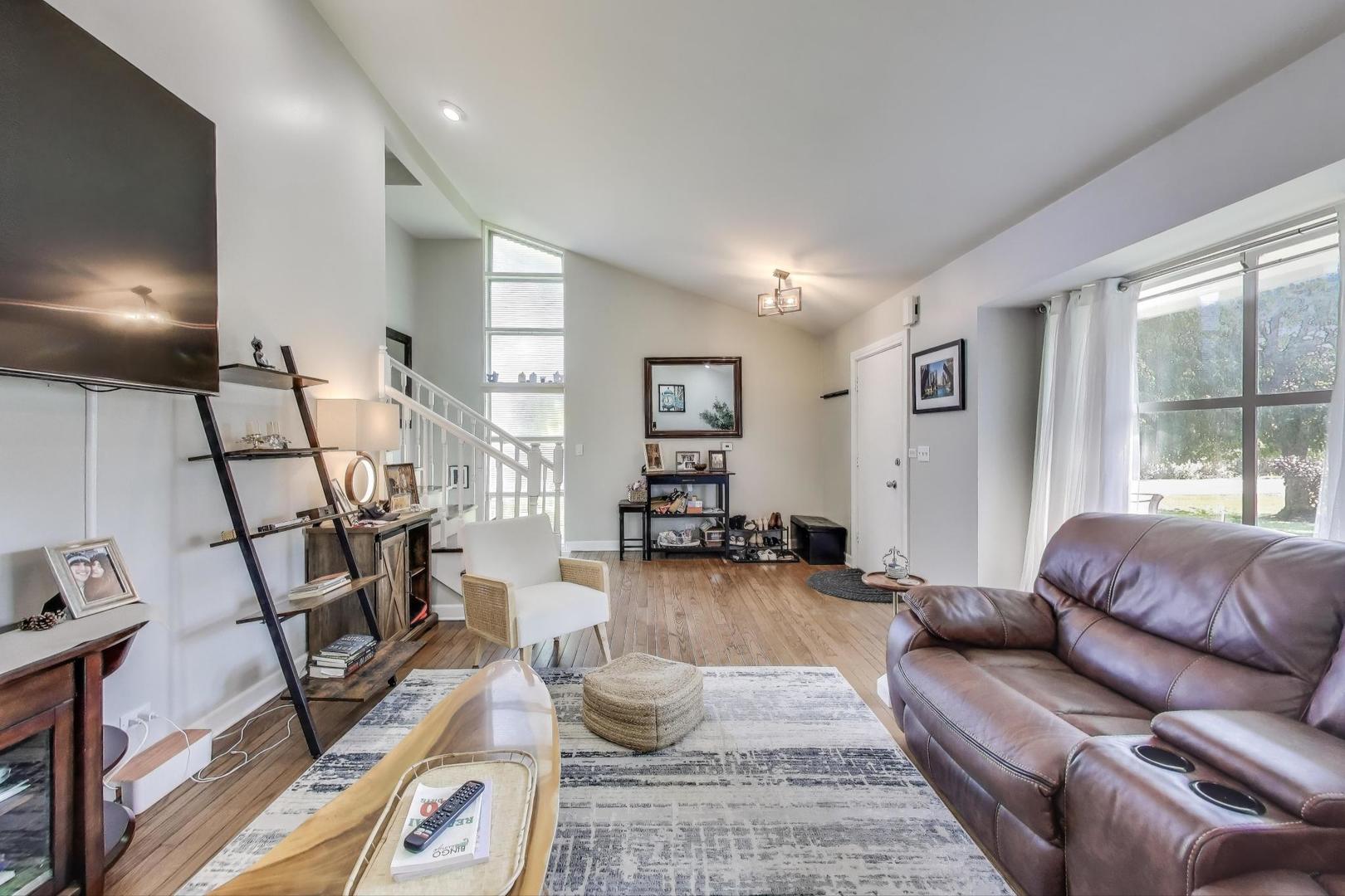 270 Crestwood Village