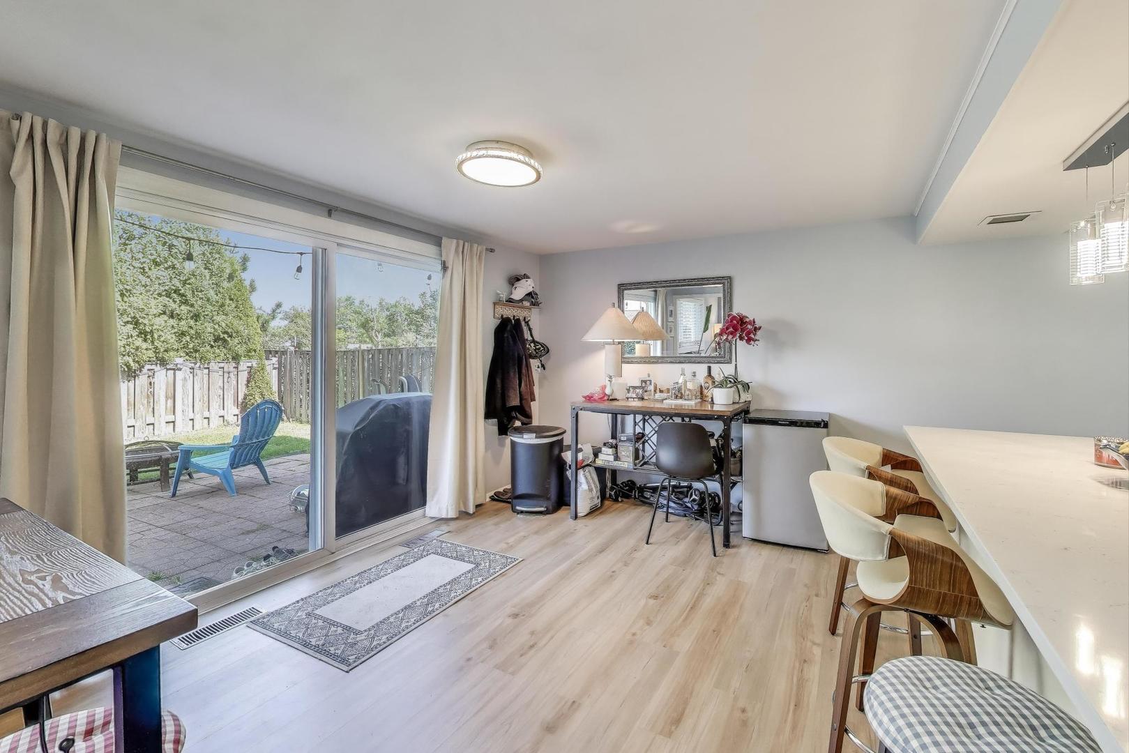 270 Crestwood Village