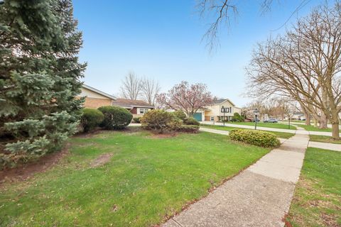 Tiny photo for 817 Belair Drive, Darien, IL 60561 (MLS # 12615237)