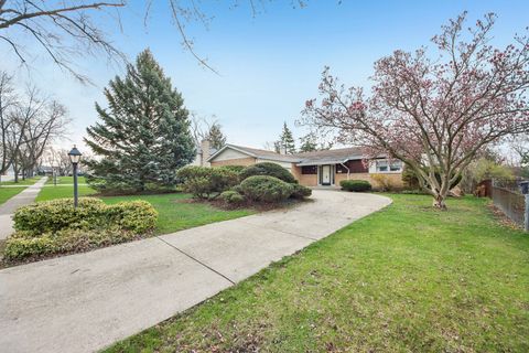 Tiny photo for 817 Belair Drive, Darien, IL 60561 (MLS # 12615237)
