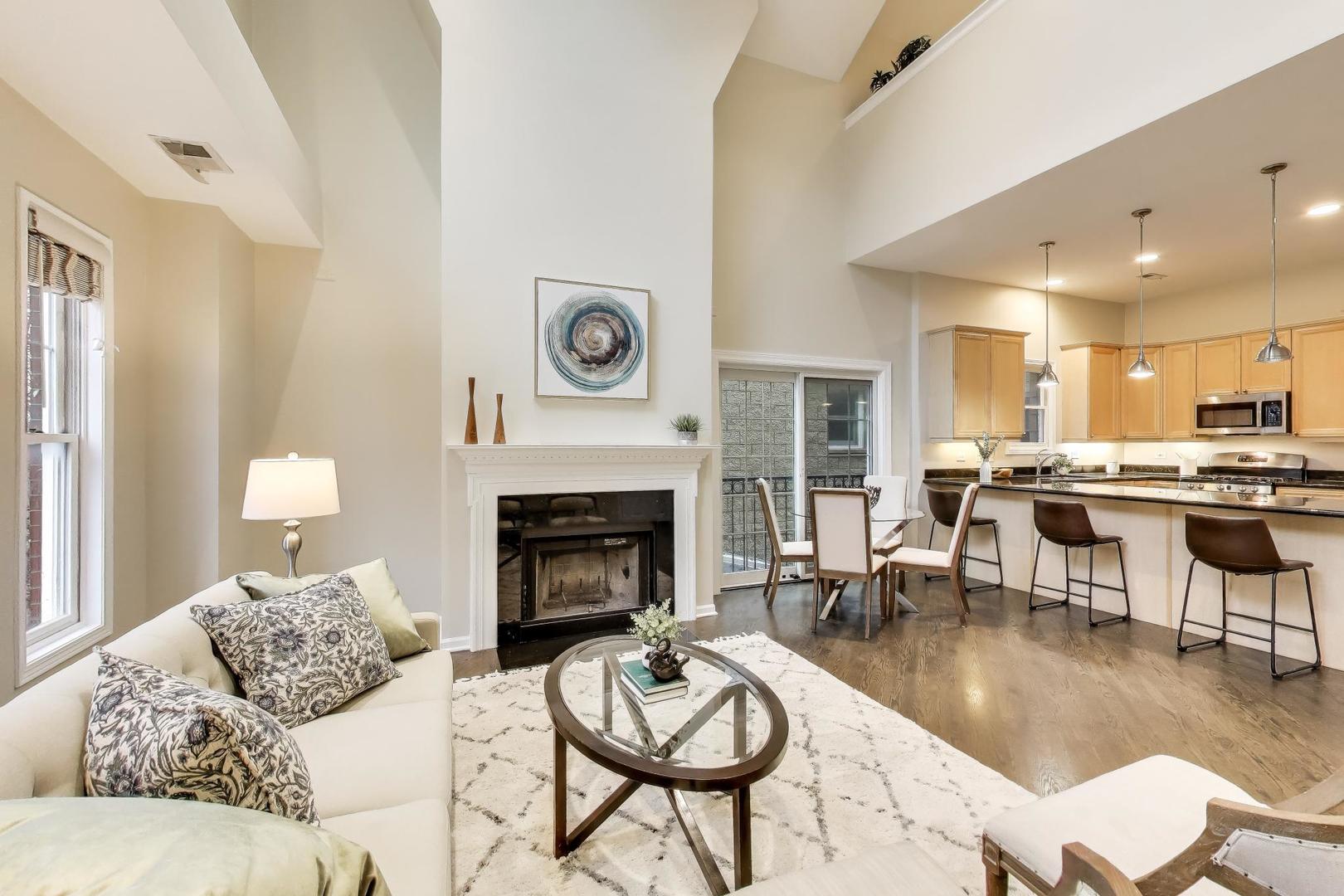 1312 W FLETCHER Street 3W