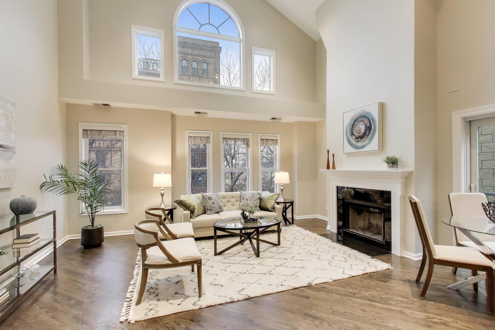 1312 W FLETCHER Street 3W