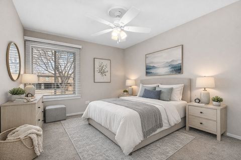 Tiny photo for 23 Cour Versaille Court #23, Palos Hills, IL 60465 (MLS # 12579505)