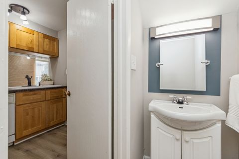 Tiny photo for 23 Cour Versaille Court #23, Palos Hills, IL 60465 (MLS # 12579505)