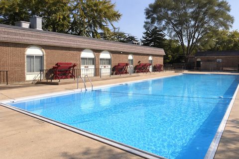 Tiny photo for 23 Cour Versaille Court #23, Palos Hills, IL 60465 (MLS # 12579505)
