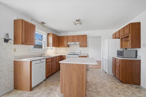 Tiny photo for 811 Phaeton Place, Normal, IL 61761 (MLS # 12570379)