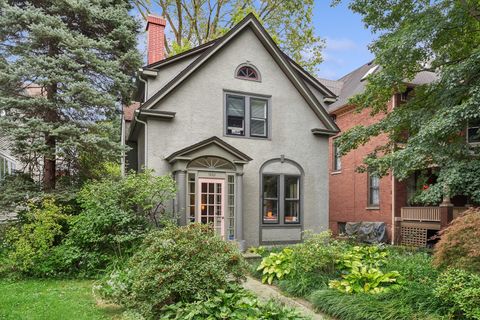 933 Maple Avenue Evanston IL 60202