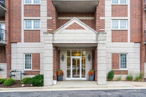 Tiny photo for 405 S Creekside Drive #604, Palatine, IL 60074 (MLS # 12664075)