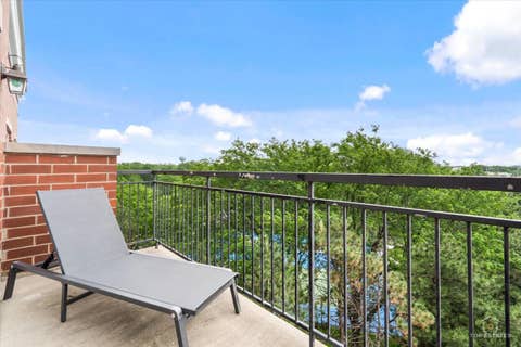 Tiny photo for 405 S Creekside Drive #604, Palatine, IL 60074 (MLS # 12664075)
