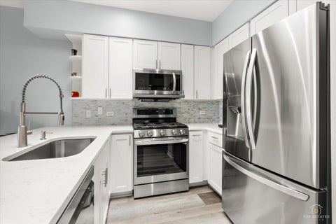 Tiny photo for 405 S Creekside Drive #604, Palatine, IL 60074 (MLS # 12664075)