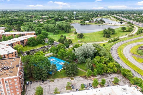 Tiny photo for 405 S Creekside Drive #604, Palatine, IL 60074 (MLS # 12664075)
