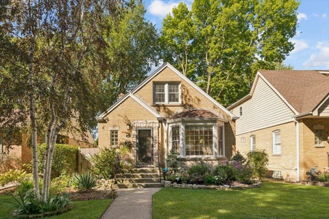 Photo of 216 Richmond Street, Evanston, IL 60202 (MLS # 12754013)