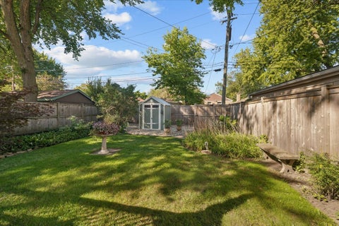 Tiny photo for 216 Richmond Street, Evanston, IL 60202 (MLS # 12754013)