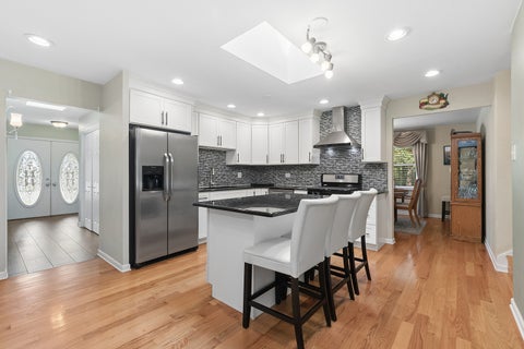 Tiny photo for 12001 W Lake View Drive, Orland Park, IL 60467 (MLS # 12751044)