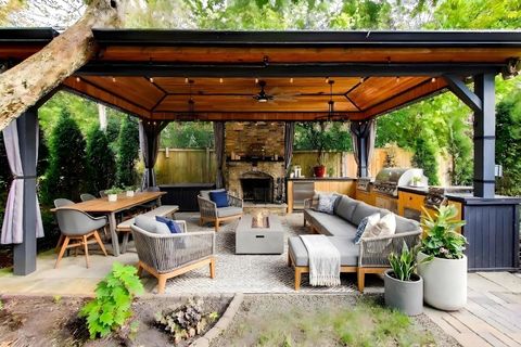 Tiny photo for 5721 N Jersey Avenue, Chicago, IL 60659 (MLS # 12585703)