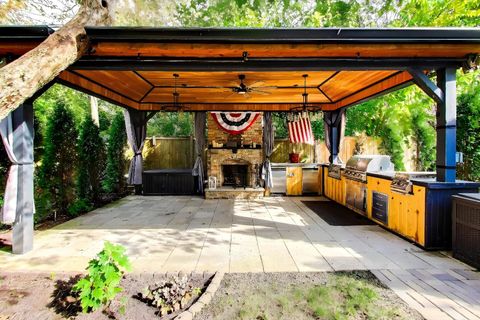 Tiny photo for 5721 N Jersey Avenue, Chicago, IL 60659 (MLS # 12585703)