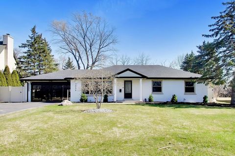 2055 Walnut Circle Northbrook IL 60062