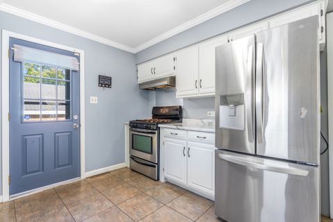 Tiny photo for 17816 Commercial Avenue, Lansing, IL 60438 (MLS # 12551927)