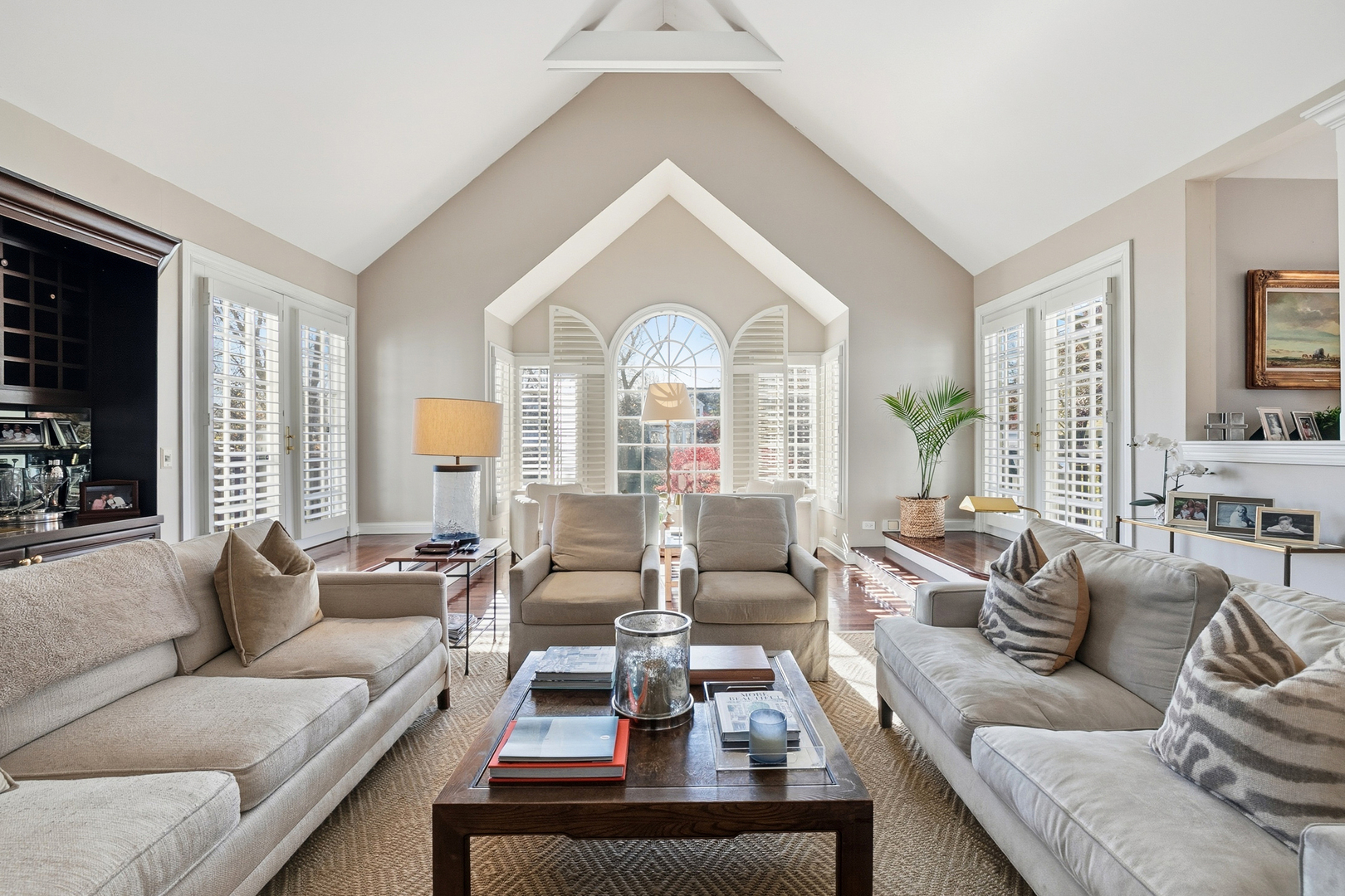 1835 W North Pond Lane