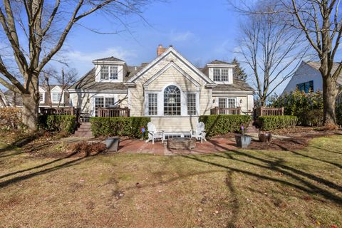 Tiny photo for 1835 W North Pond Lane, Lake Forest, IL 60045 (MLS # 12515102)