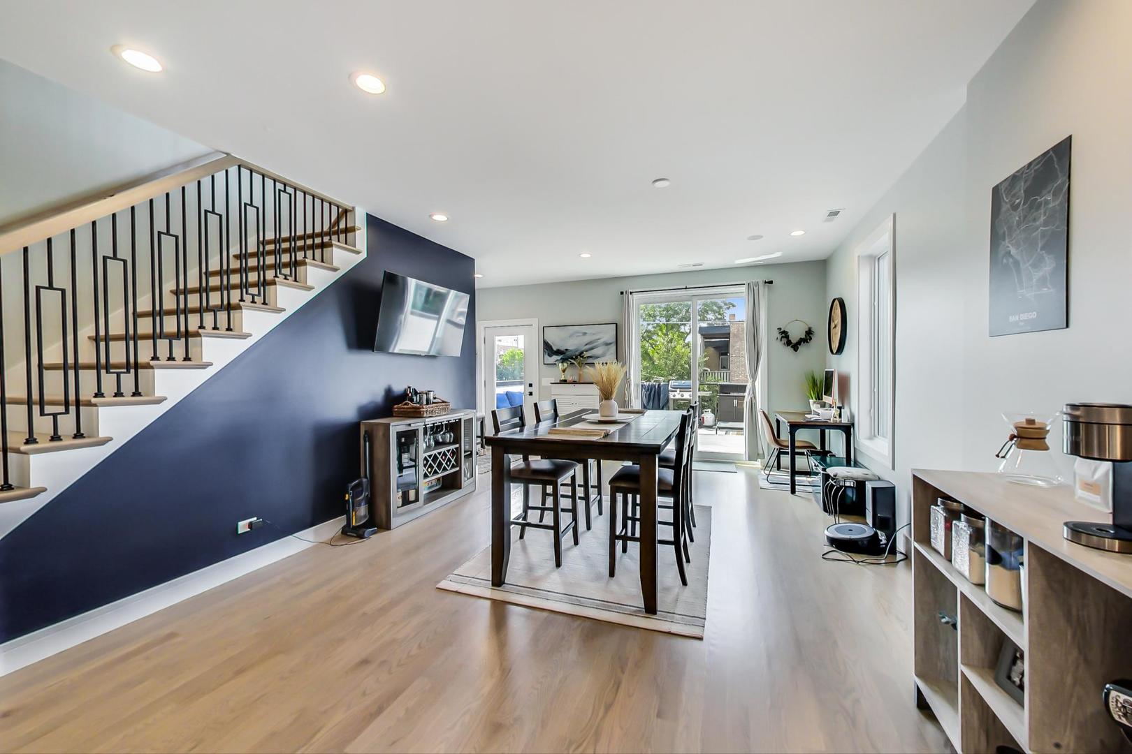 2429 W Augusta Boulevard 3