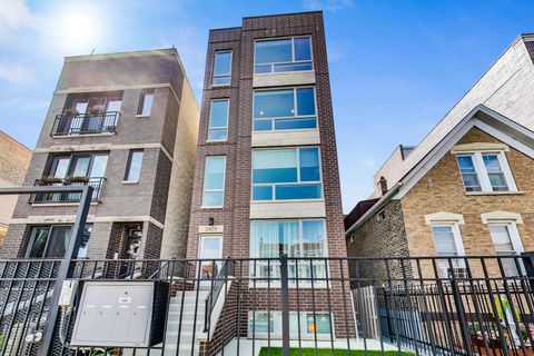 2429 W Augusta Boulevard 3 Chicago IL 60622