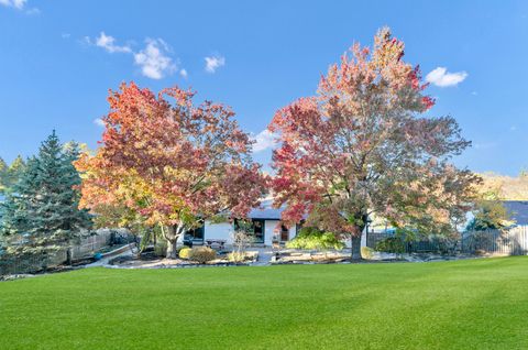 Tiny photo for 1405 Surrey Lane, Algonquin, IL 60102 (MLS # 12521489)