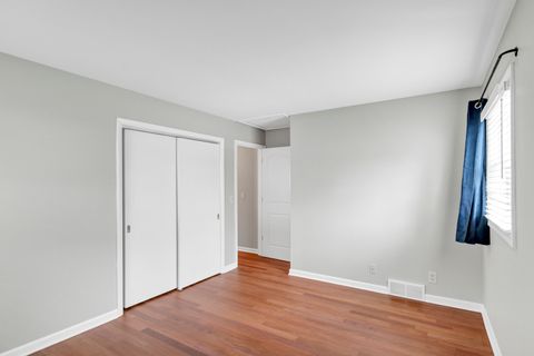 Tiny photo for 1405 Surrey Lane, Algonquin, IL 60102 (MLS # 12521489)