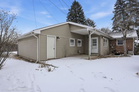 Tiny photo for 6135 Birmingham Street, Chicago Ridge, IL 60415 (MLS # 12558399)