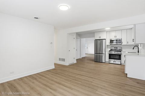 Tiny photo for 6135 Birmingham Street, Chicago Ridge, IL 60415 (MLS # 12558399)