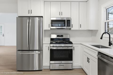 Tiny photo for 6135 Birmingham Street, Chicago Ridge, IL 60415 (MLS # 12558399)