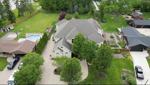 Tiny photo for 904 S Edgewood Lane, Mount Prospect, IL 60056 (MLS # 12488478)