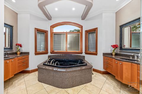 Tiny photo for 904 S Edgewood Lane, Mount Prospect, IL 60056 (MLS # 12488478)