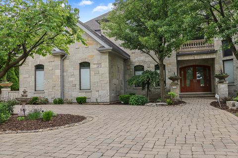 Tiny photo for 904 S Edgewood Lane, Mount Prospect, IL 60056 (MLS # 12488478)