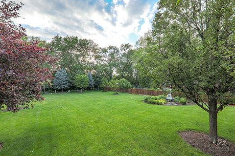 Tiny photo for 904 S Edgewood Lane, Mount Prospect, IL 60056 (MLS # 12488478)