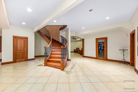 Tiny photo for 904 S Edgewood Lane, Mount Prospect, IL 60056 (MLS # 12488478)