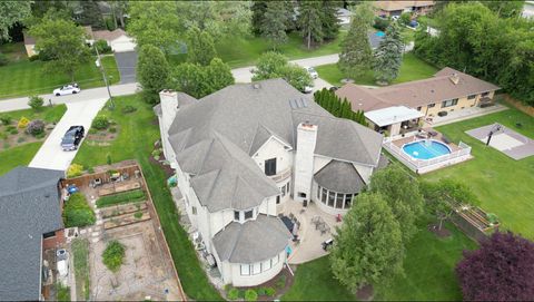 Tiny photo for 904 S Edgewood Lane, Mount Prospect, IL 60056 (MLS # 12488478)