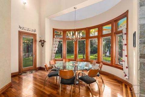 Tiny photo for 904 S Edgewood Lane, Mount Prospect, IL 60056 (MLS # 12488478)