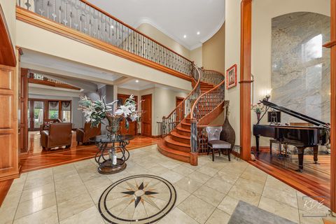 Tiny photo for 904 S Edgewood Lane, Mount Prospect, IL 60056 (MLS # 12488478)