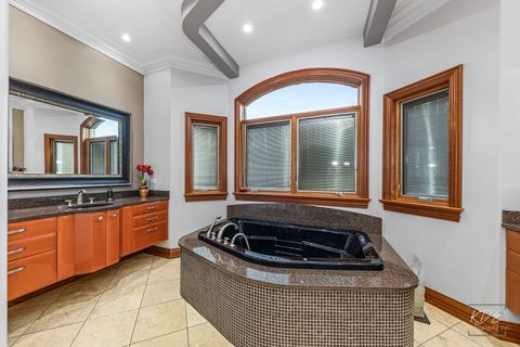 Tiny photo for 904 S Edgewood Lane, Mount Prospect, IL 60056 (MLS # 12488478)